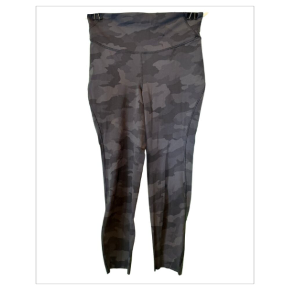 Gently Worn Black and Grey Camo LULULEMON Leggings Size M (BB0202)